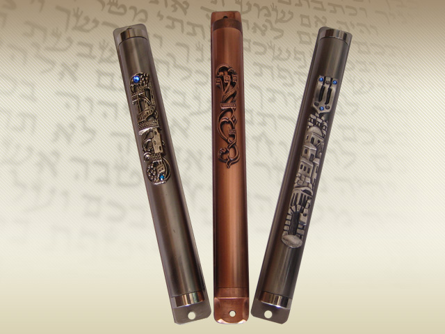 נרתיקי מזוזה ממתכת או פיוטר בשילוב אבני חן