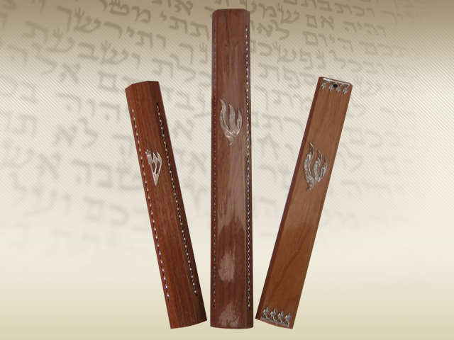 נרתיקי מזוזות במגוון גדלים - עץ עם עיטורי כסף טהור