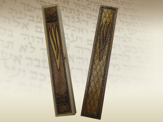 נרתיקי מזוזות מעץ בשילוב כסף